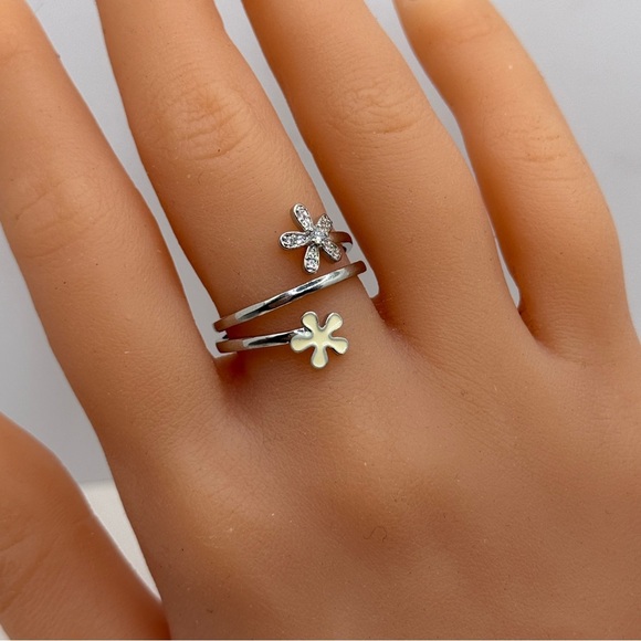 Flower Adjustable Ring - Picture 1 of 6